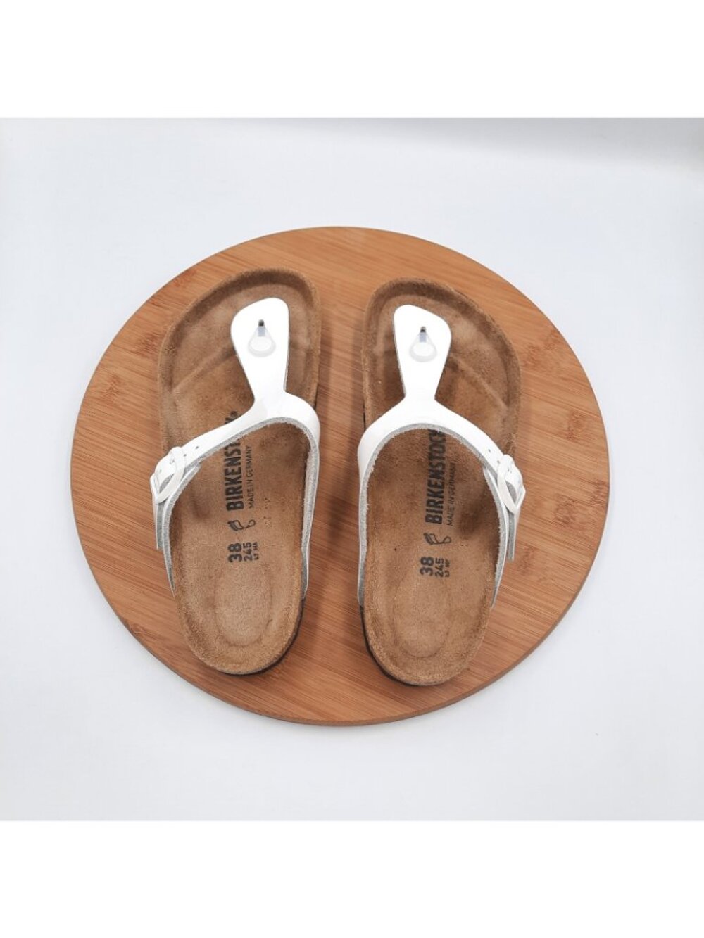 Birkenstock Gizeh Womens Size 7 Sandles White Natural Patent Leather Toe Post - Picture 9 of 10